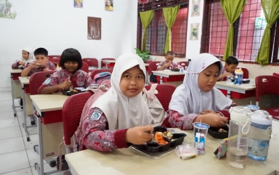 Pengamat: Makan Gratis Ganti Rugi Atas Kenaikan PPN 12 Persen