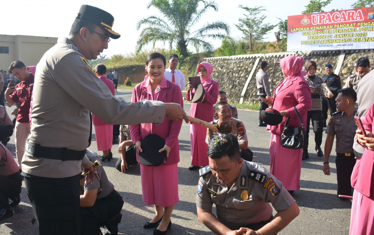 28 Personel Polres Labusel Naik Pangkat, Kapolres Arfin: Tingkatkan Pelayanan Masyarakat