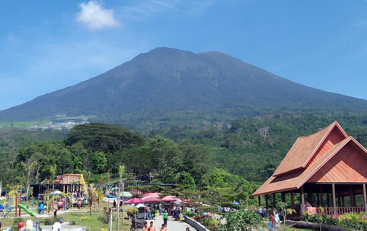 Diduga Akibat Hipotermia, Seorang Pendaki Tewas di Puncak Gunung Dempo