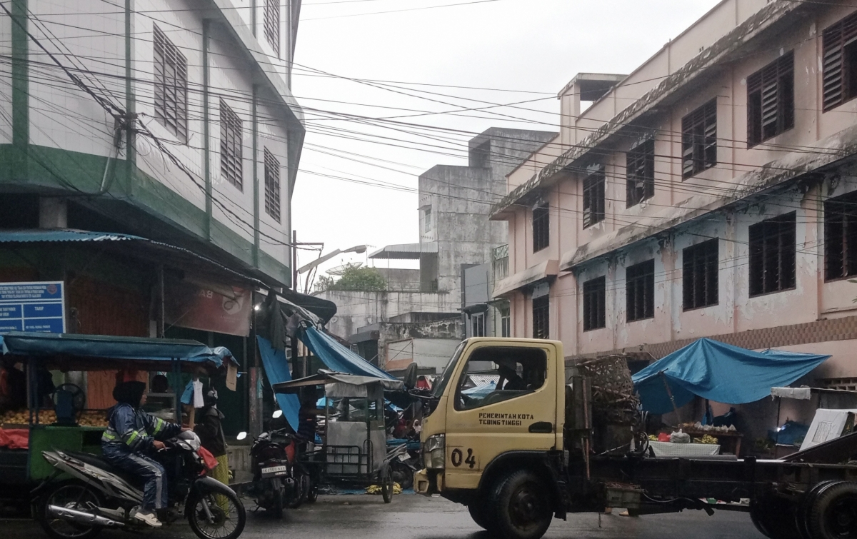 Gawat! Lahan Parkir Disewakan Petugas Jukir kepada Pedagang Kaki Lima