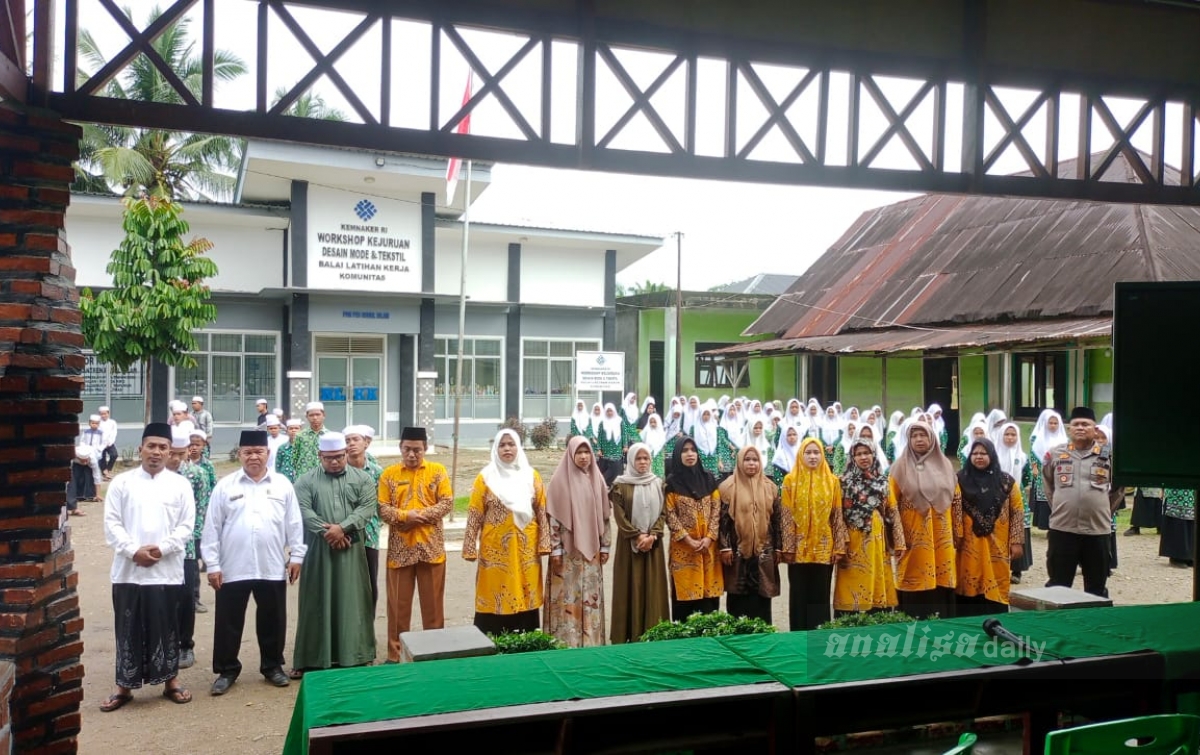 Ponpes Ruhul Islam Sialambue Barumun Deklarasi Kampanye Anti Bullying