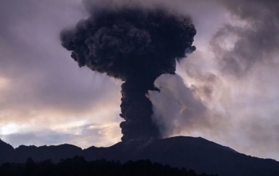 Gunung Marapi Erupsi, Lontarkan Abu Vulkanik Setinggi 1 Km