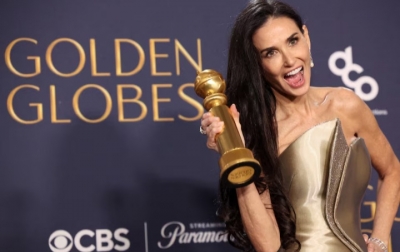 Demi Moore Raih Penghargaan Golden Globe Pertama dalam 5 Dekade Kariernya