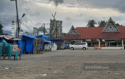 Pemerintah dan Pedagang Lapangan Merdeka Sibuhuan Sepakat Bongkar Pasang Lapak