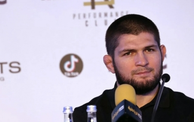 Khabib Nurmagomedov Jelaskan Insiden Dikeluarkan dari Pesawat