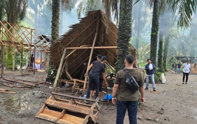 TNI-Polri Kembali Ratakan Gubuk Narkoba dan Judi di Binjai