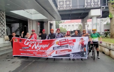 Wakil Ketua DPRD Sumut Sutarto Gowes dan Ngopi Bareng Wartawan