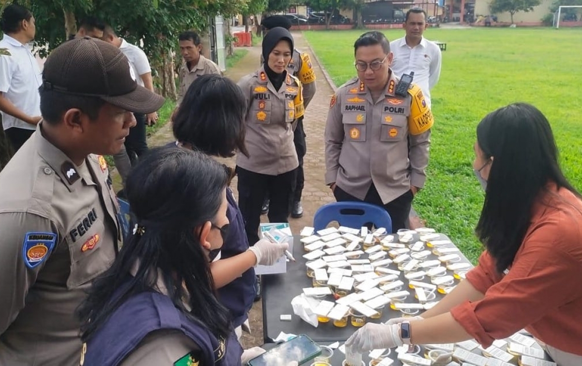 Pastikan Bersih Narkoba, Polresta Deliserdang Tes Urine Mendadak