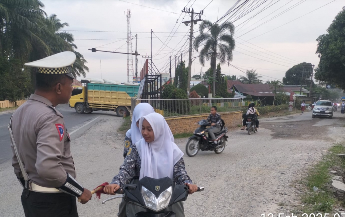 Ops Keselamatan Toba 2025, Polres Labuhanbatu Edukasi Masyarakat Berlalu Lintas