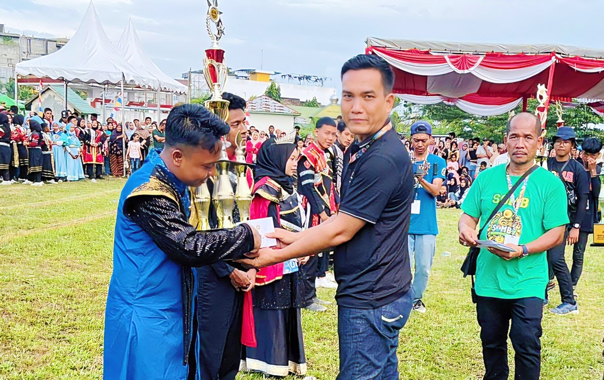 Sergai Open Marching Band 2025 Resmi Ditutup: Fazansu Corps MTSN 1 Medan Raih Piala Bergilir Bupati