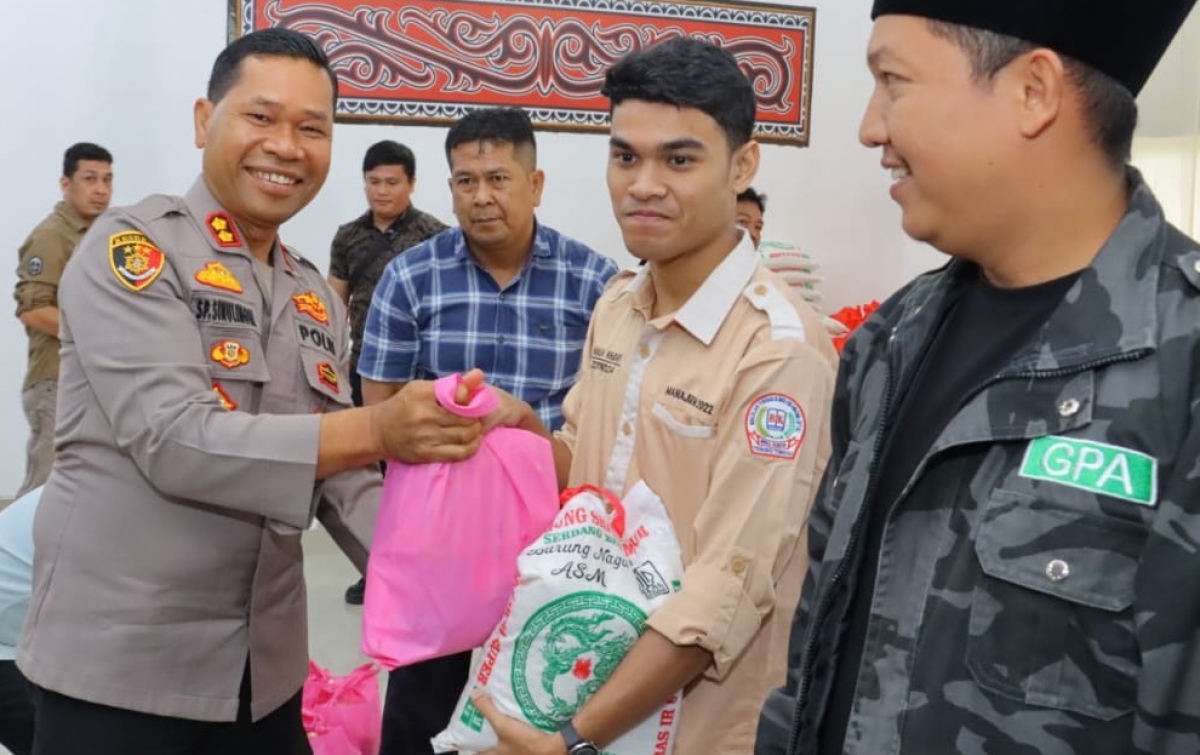 Baksos Polri Presisi, Polres Tebingtinggi Salurkan 200 Paket Sembako