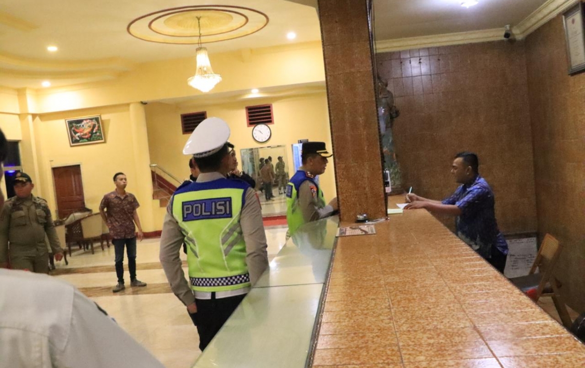 Terjaring Razia, Sepasang Bukan Suami Istri Diamankan