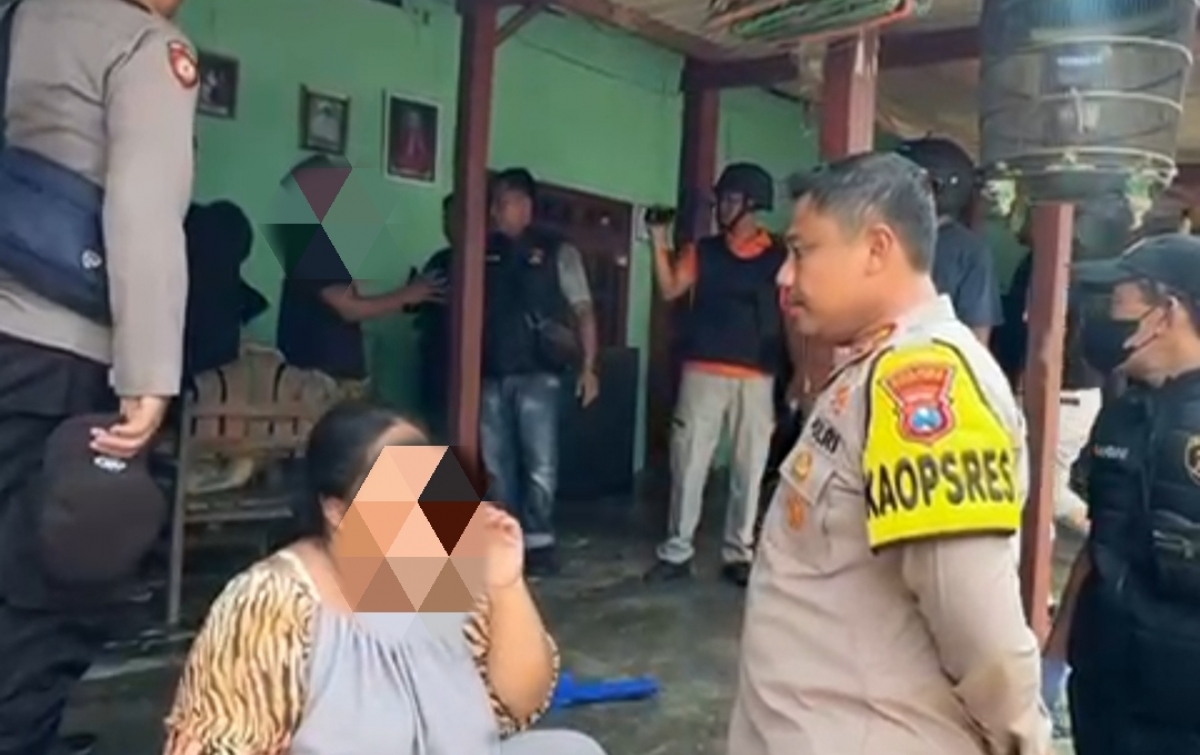 Rumah Terduga Bandar Narkoba di Desa Jambringin Pamekasan Digeledah