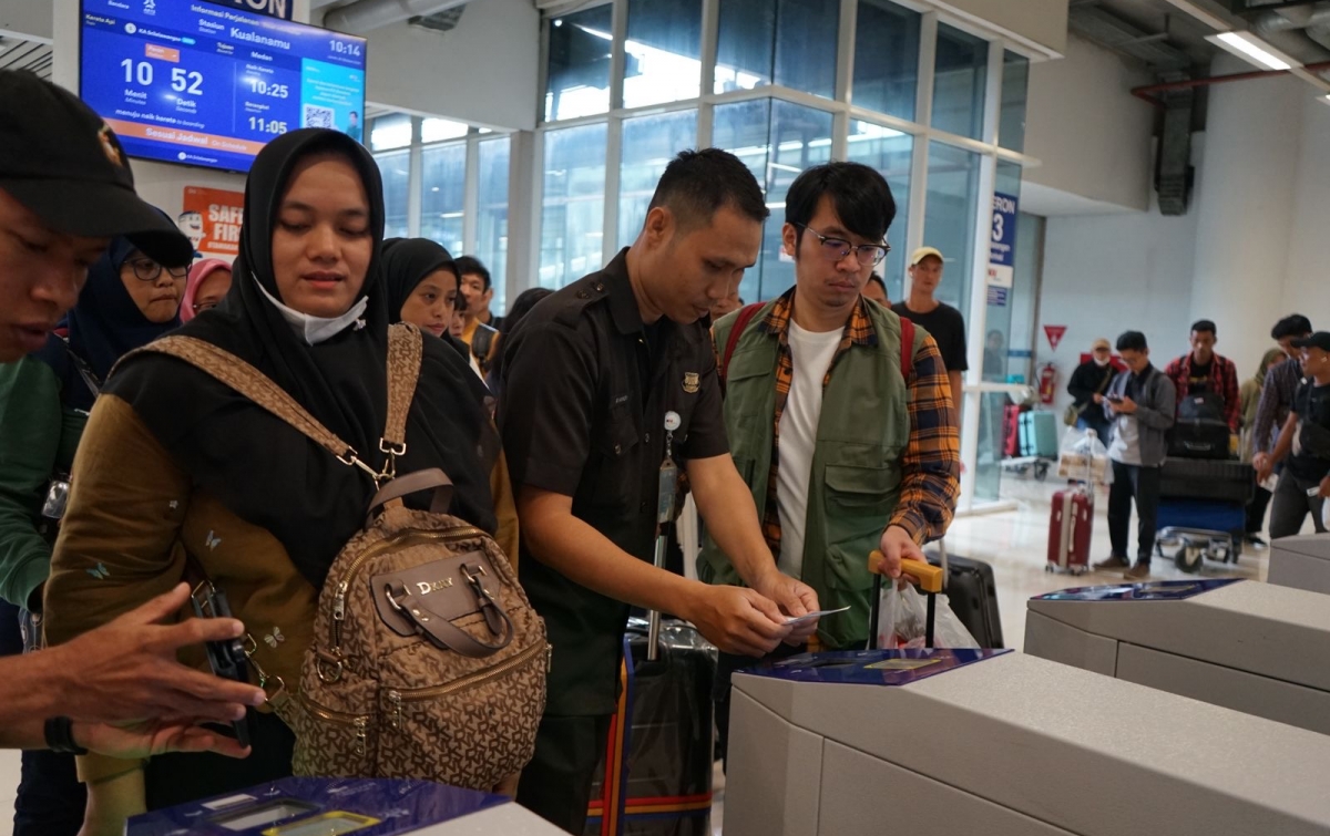 Antisipasi Lonjakan Penumpang, KA Bandara Medan Tambah Petugas CSM Selama Angkutan Lebaran 2025