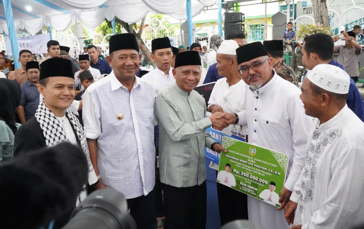 Safari Ramadan Pemprov SumutSalurkan Bantuan untuk Masyarakat Langkat