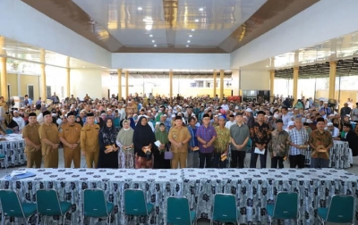 Pemkab Labura Serahkan Tali Asih untuk Guru Ngaji, Nazir Masjid dan Bilal Mayit