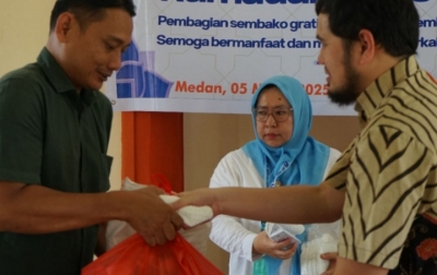 RSU Sufina Aziz Bagikan Sembako Gratis Untuk Para Pekerja dan Dhuafa di Sekitar RS