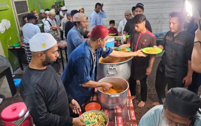 Komunitas India Muslim di Medan Bagikan Ratusan Porsi Nasi Briani