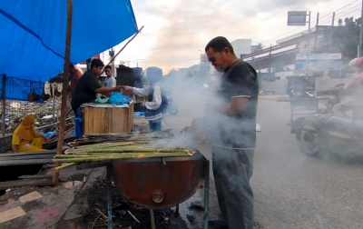 Pedagang Pakkat Bakar Raup Untung di bulan Ramadan