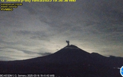 Gunung Semeru Erupsi, Tinggi Letusan 900 Meter di Atas Puncak