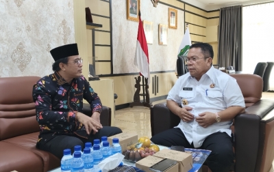 Pdt. Penrad Siagian dan Wali Kota Pematangsiantar Bahas Pendidikan, Agraria, dan Revitalisasi Pasar Horas