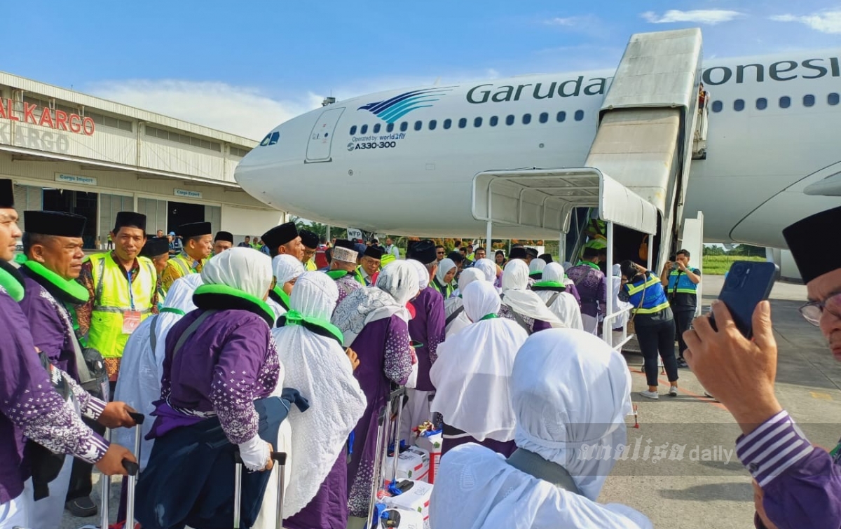 Pesawat Pengangkut Calhaj Kloter 1 Take Off Mulus dari Bandara Kualanamu