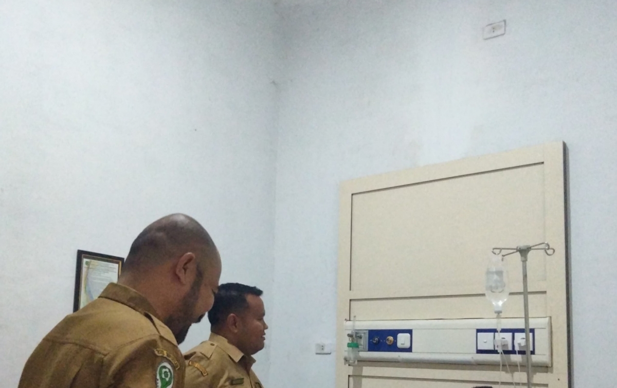 Pastikan Pelayanan Berjalan, Direktur RSUD Sibuhuan Sidak ke Ruangan Rawat Inap