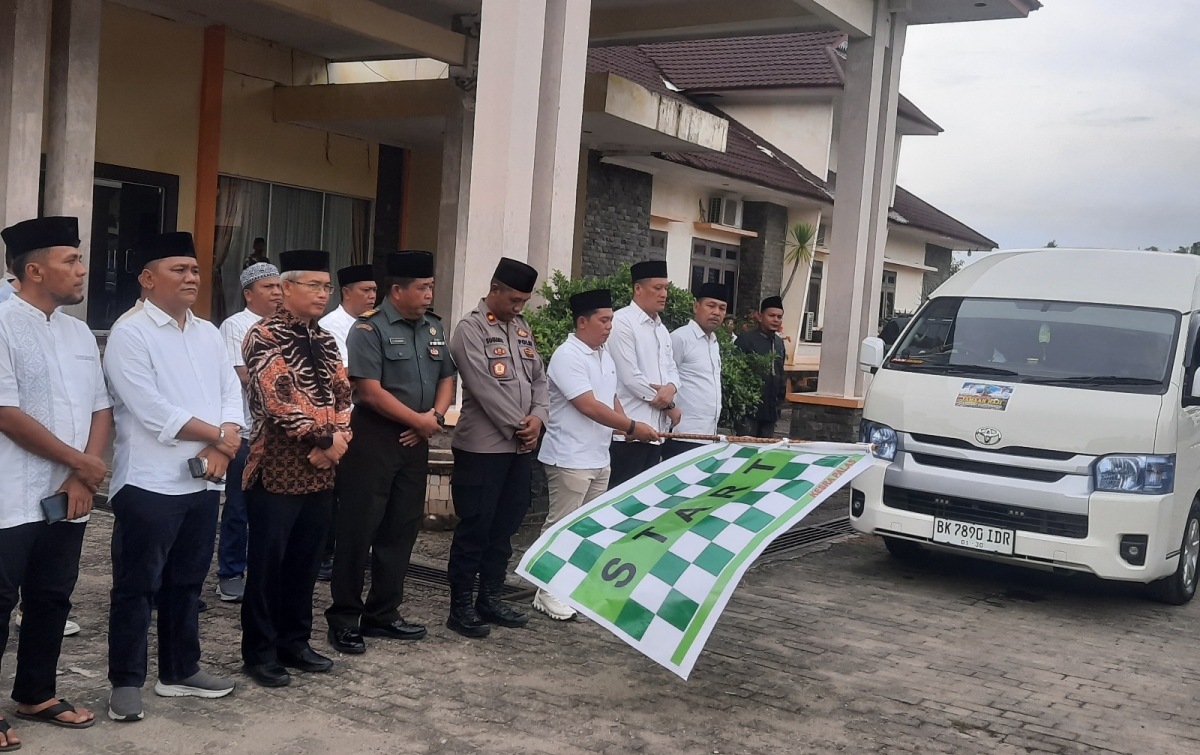 Lepas 4 Calhaj Asal Palas, Bupati Putra Mahkota: Tingkatkan Kualitas Nilai Ibadah Haji