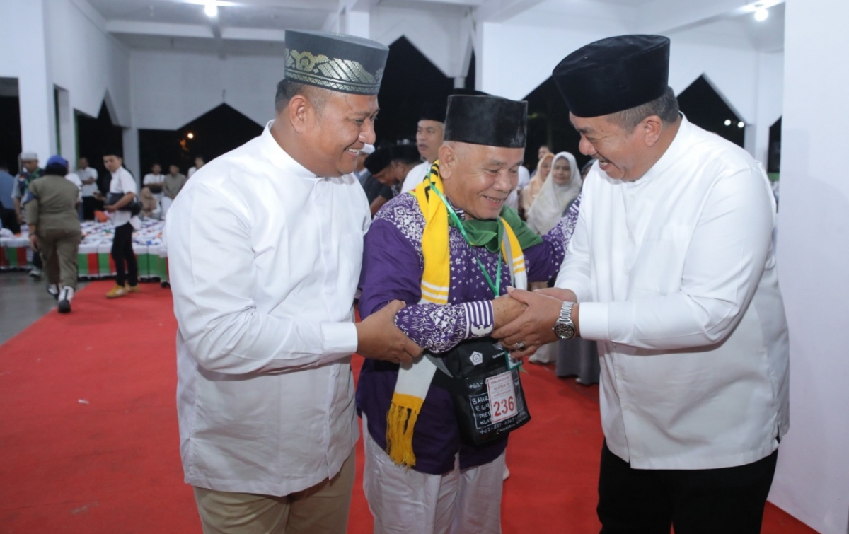 Bupati Asahan Lepas Jemaah Calon Haji Kloter 15: Jangan Lupa Doakan Daerah Kita!