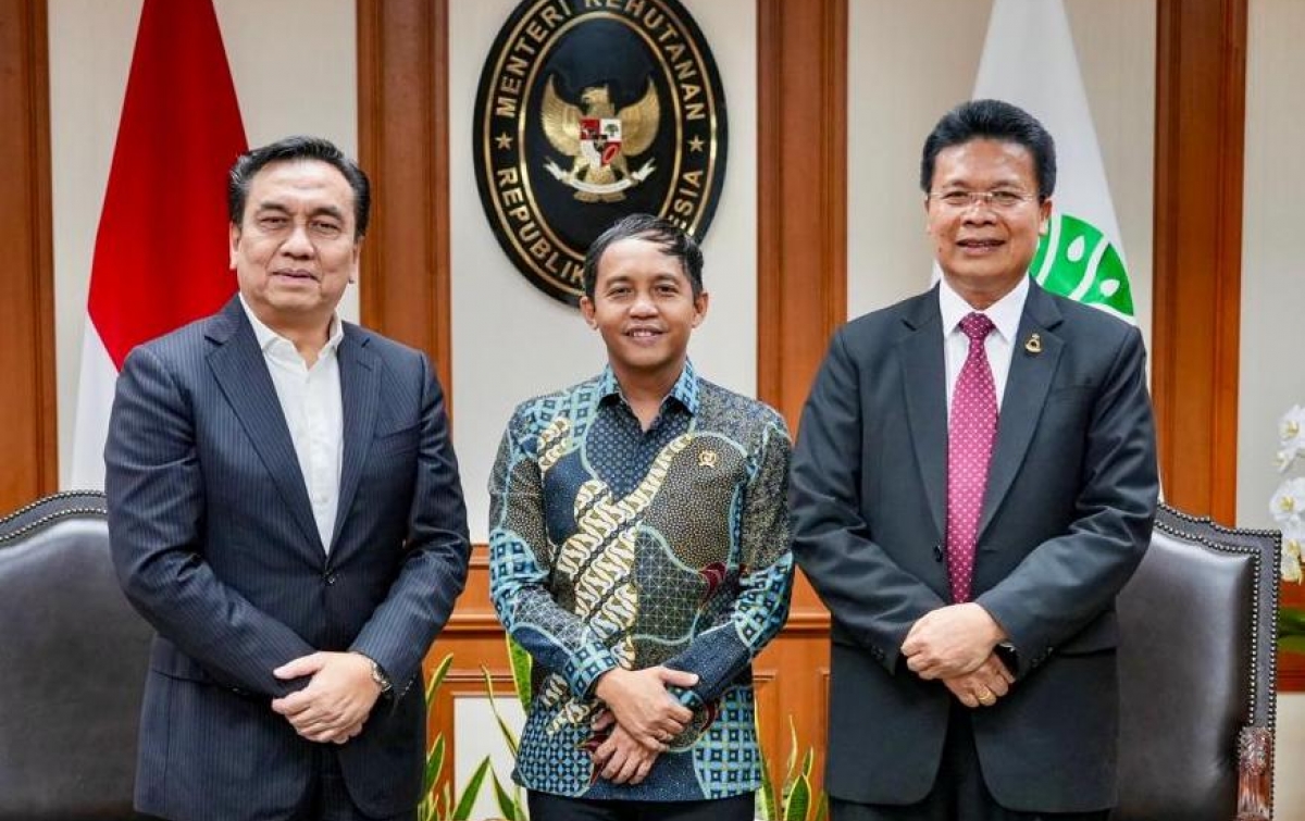 Bertemu Menhut Raja Juli Antoni, Ephorus Singgung soal Seruan Tutup TPL