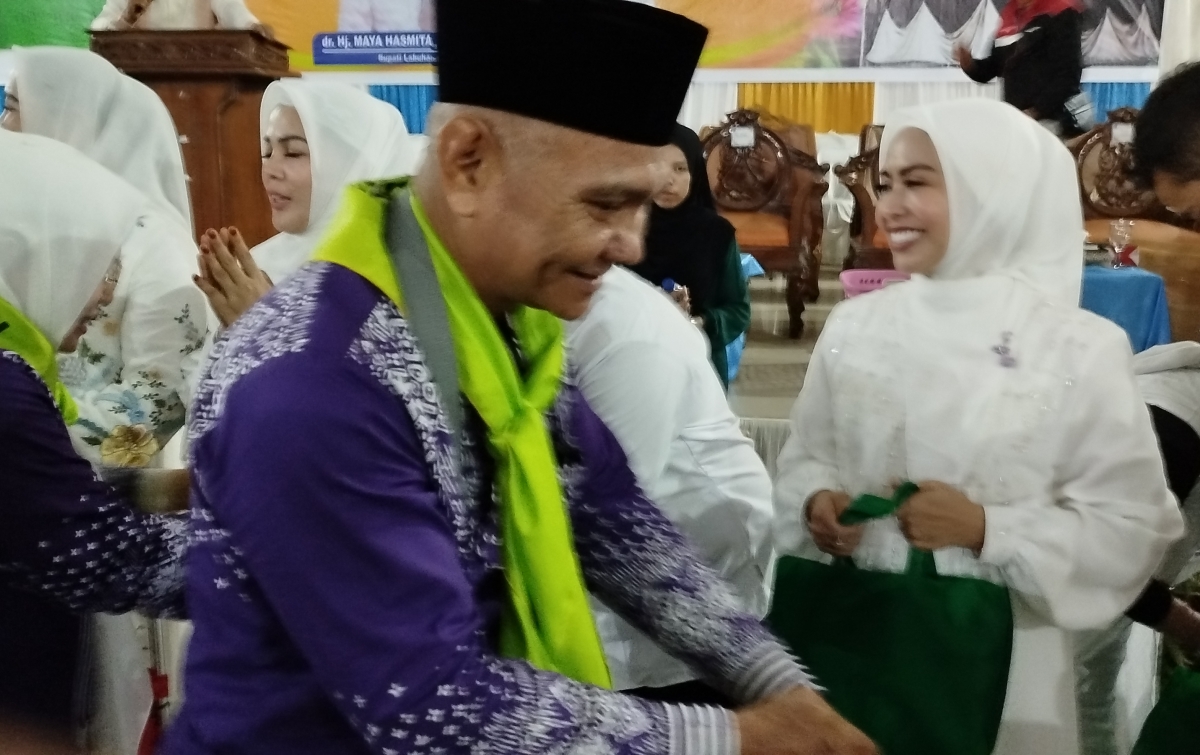 Bupati Labuhanbatu Lepas Berangkatkan 360 Calhaj ke Medan