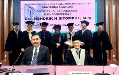Hendrik Sitompul Resmi Sandang Gelar Doktor