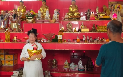 Putri Vihara Bersiap Rayakan HUT Dewa Agung