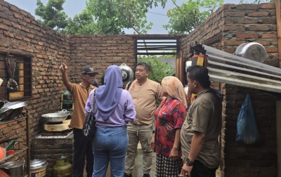 Angin Kencang Disertai Hujan Lebat Rusak Sejumlah Rumah di Tanjungmorawa, 1 Tewas