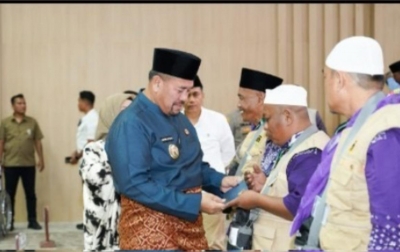 Bupati Baharuddin Lepas Keberangkatan 275 Jemaah Calon Haji Batubara