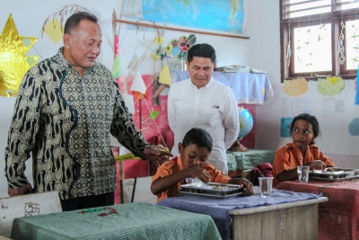 Mitra BGN Yayasan Holong do Ondolan Uji Coba MBG di SDN 034 Matiti 2 Dolok Sanggul