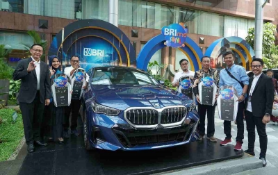 Apresiasi Nasabah Loyal, BRI Serahkan Hadiah BRImo FSTVL 2024 kepada Para Pemenang