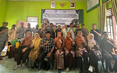 Inovasi dari Dapur ke Lahan: Unimed Latih Warga Karang Anyar Olah Limbah Rumah Tangga Jadi Pupuk
