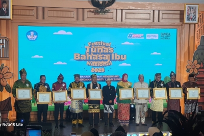 Bupati Asahan Terima Penghargaan Nasional dari Kemendikdasmen RI