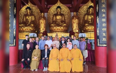 Rupang Tiga Buddha Perlindungan di Vihara Suwarnadwipa Simalem Resort Diresmikan, Dihadiri Ratusan Umat Buddha