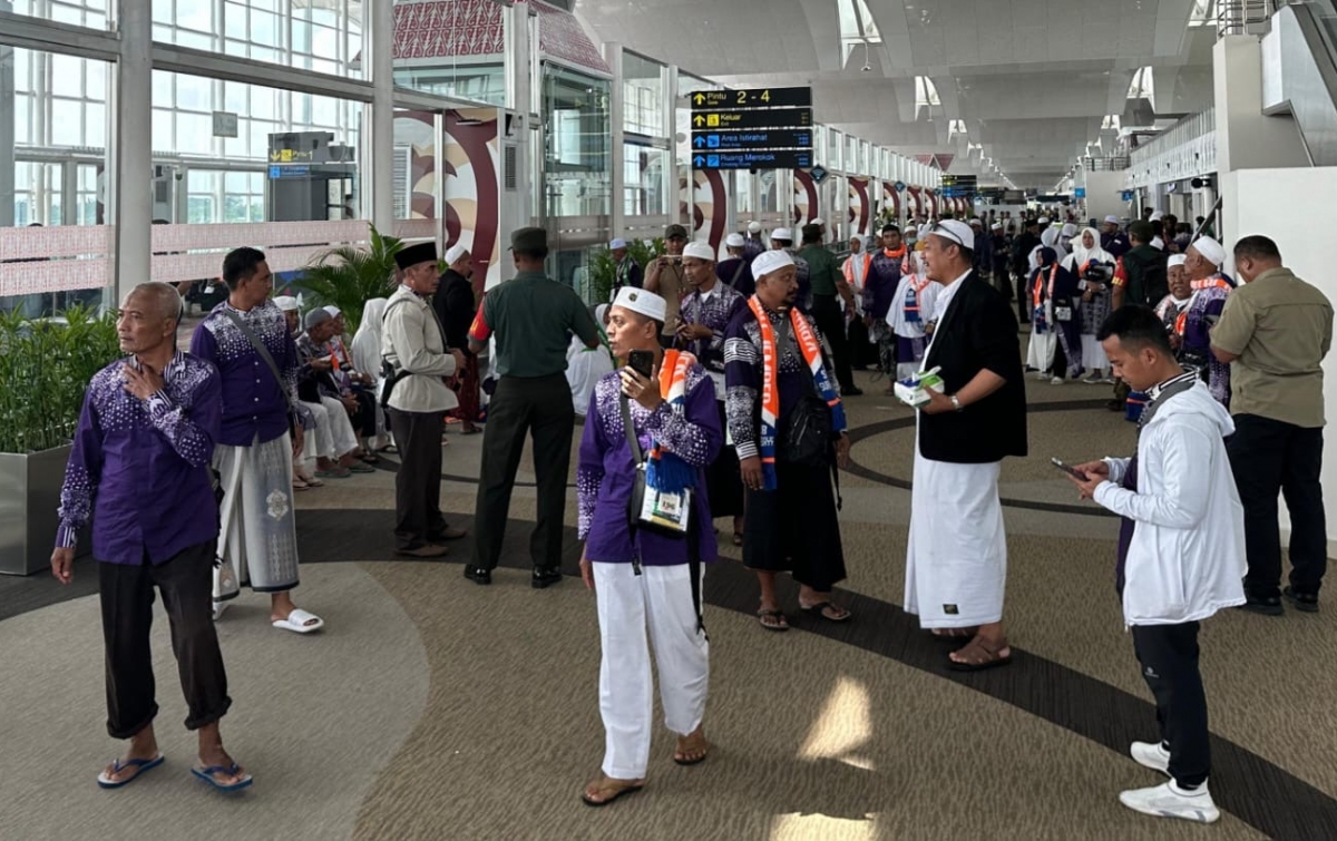 Saudi Airlines Mendarat Darurat, 376 Jemaah Haji Surabaya Dievakuasi di Bandara Kualanamu
