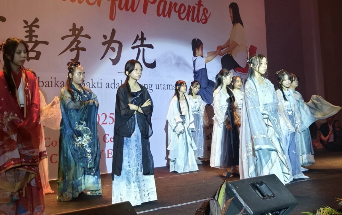 Peluk Hangat dan Cangkir Teh Penuh Cinta: Puncak Acara YAWP 2025 Guncang Tiara Convention Hall