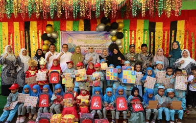 Bunda PAUD Madina Serahkan Bantuan, Dorong Pendidikan dan Gizi Anak Usia Dini