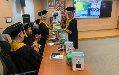 Angga Syahputra Tuntaskan Sidang Promosi Doktor