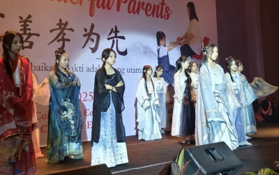Peluk Hangat dan Cangkir Teh Penuh Cinta: Puncak Acara YAWP 2025 Guncang Tiara Convention Hall