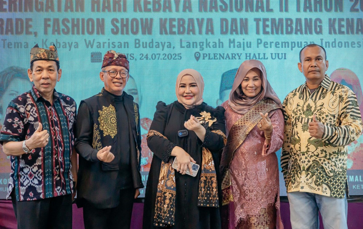 PIM Aceh Gelar Parade Kebaya, Ratusan Peserta dari 35 Organisasi Perempuan Ambil Bagian
