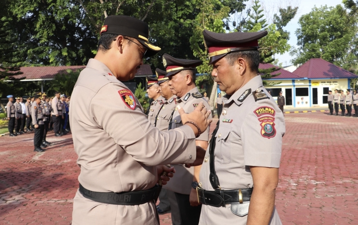 AKBP David Pimpin Sertijab Kapolsek Hinai dan Kasi Humas Polres Langkat