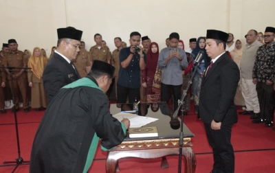 Panguhum Dilantik Pj Sekda, Bupati Putra Mahkota: Jangan Cepat Besar Kepala
