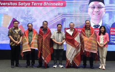 Diktisaintek Sapa Mahasiswa Universitas ST Bhinneka, Ingatkan Kewajiban Melekat Penerima KIP Kuliah