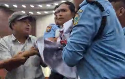 4 Warga Bikin Heboh Sidang Paripurna DPRD Sumut